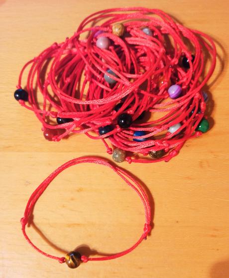 Náramky proti urieknutiu, posuvné uzlíky, 