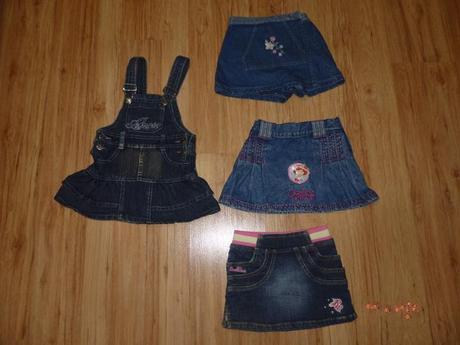 Balík rifľových sukničiek a šatočky, 92