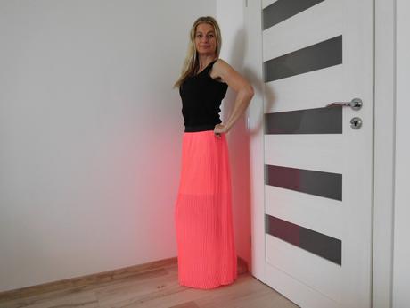 Suknička neonkovo ružová plysovaná, pás do gumy,, s