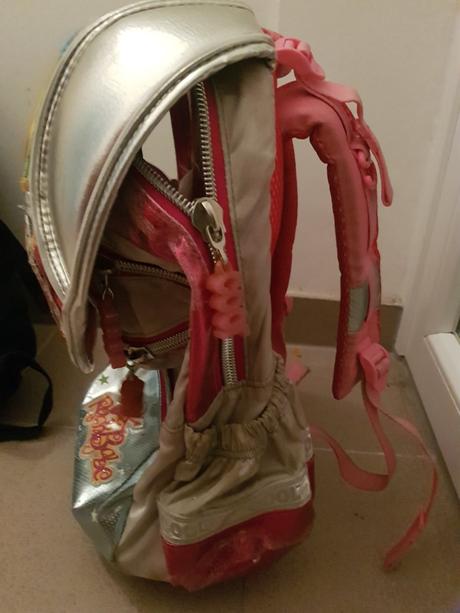 Školské tašky nosené mojimi dvojičkami ešte poslúž,