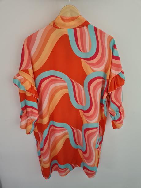 Farebná letná blúzka alebo šaty,