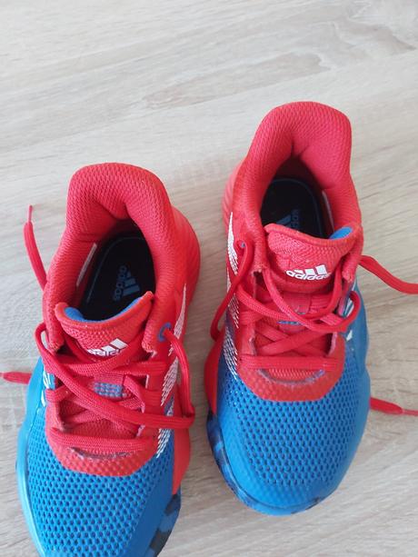 Naadherne tenisky nove, adidas,30