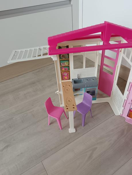 Domcek pre barbie,