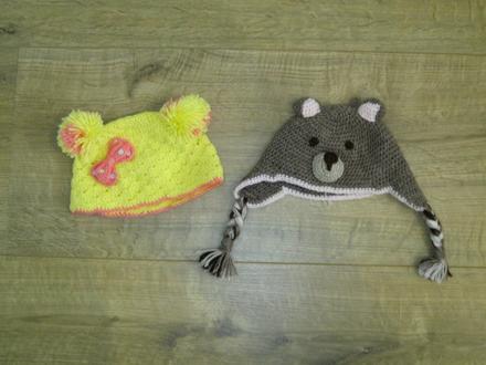 2x háčkovaná čiapočka, 68