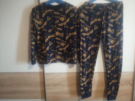 Pyžamo herný poter, 152