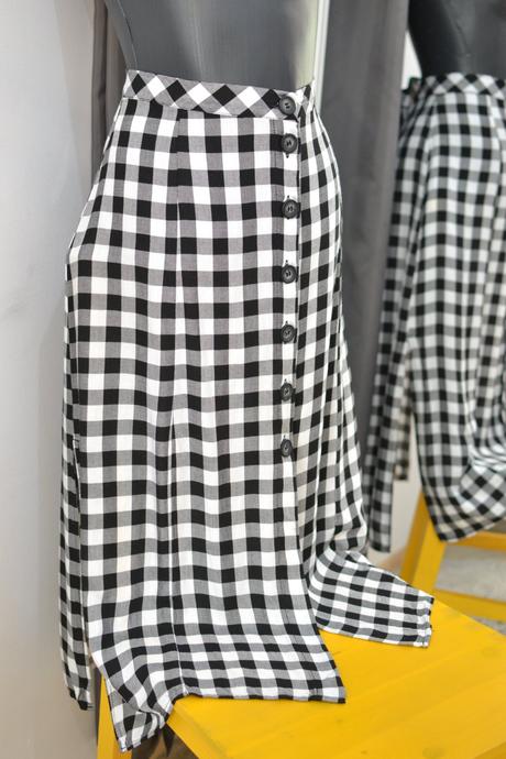 Bielo-čierna kockovaná sukňa 40, h&m,40