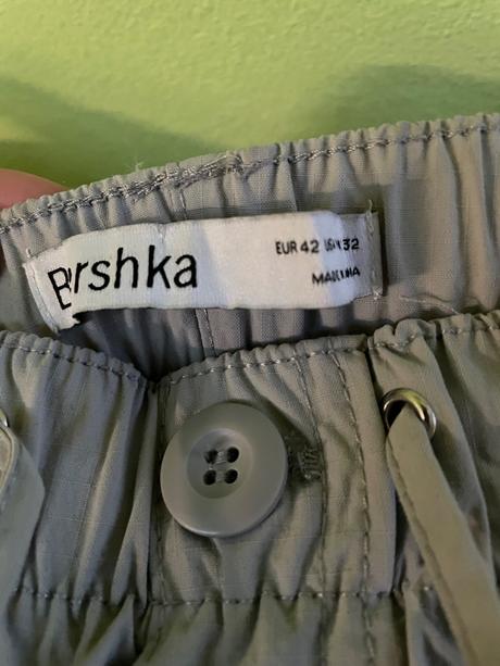 Sustakove nohavice, bershka,42