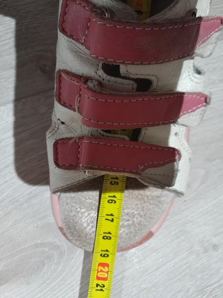 Predám kožené sandálky, 29