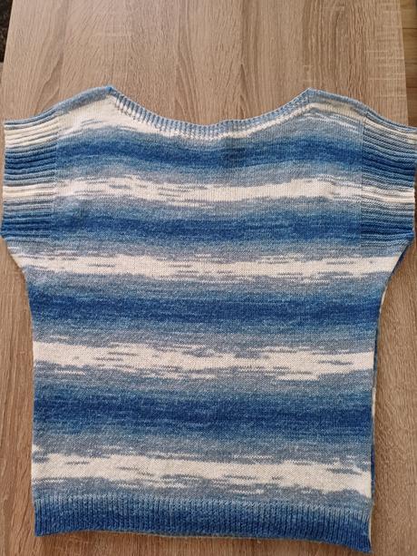 Svetrikove tricko, s