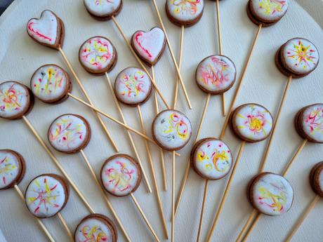 Medovníkové lízanky, 