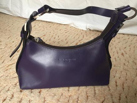 Mala fialova nannini kabelka,