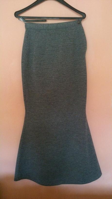 Sukňa zaujímavého strihu, xs