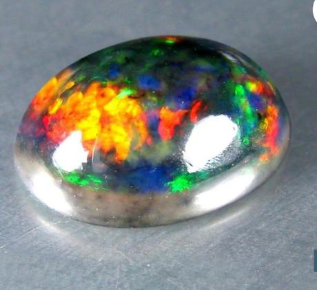 Čierny opál multicolor 2,21 ct,