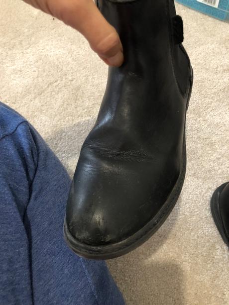 Kožene kotnikove čižmy, baťa,36