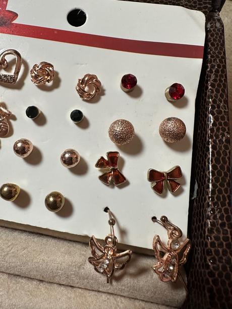 Náušnice 12 párov, 