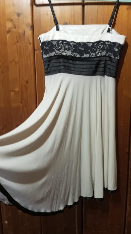 Šaty na príležitosť, s