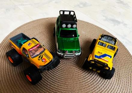 Jeep 3 ks,