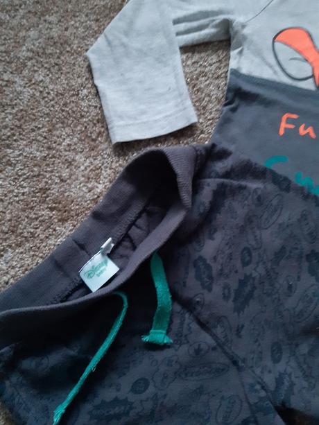 Tričko a tepláky, 92