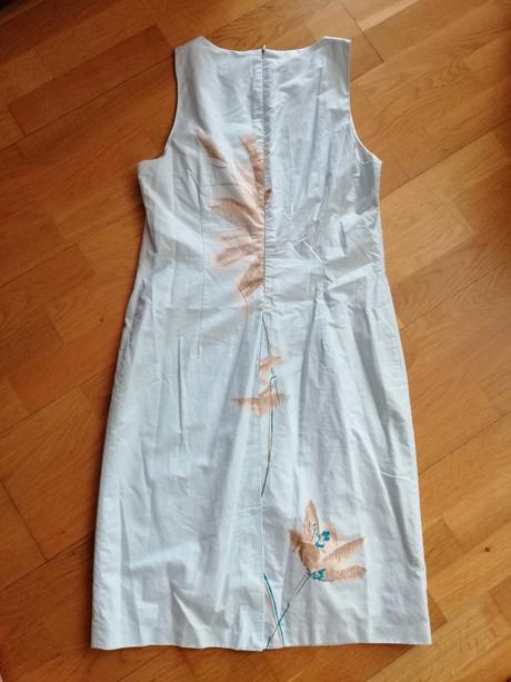 Bledomodré letne saty, 42