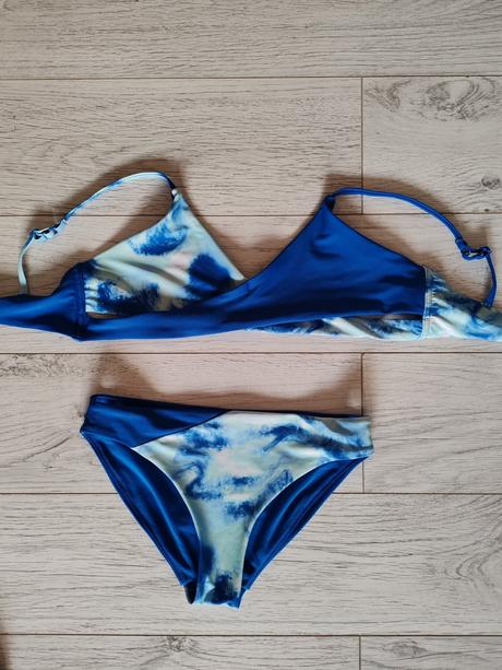 Predám dvojdielne plavky, 152