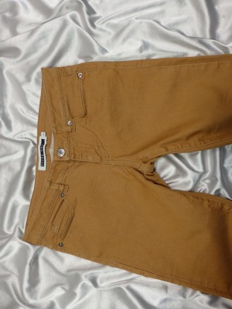 Kvalitné strečové rifle, s