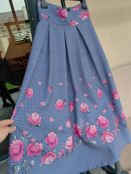 Dámska slávnostná ackova dlhá / midi sukňa xs, xs