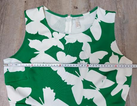Zeleno biele šaty, 40