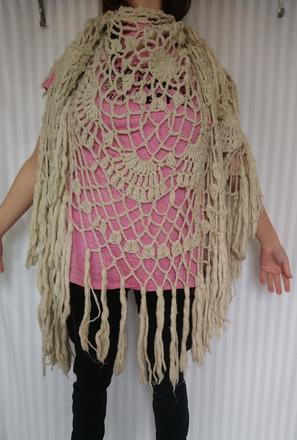 Krémová háčkovaná acrylová šatka, hand crocheted,