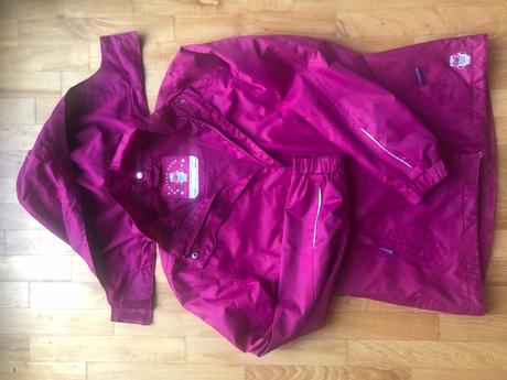 Dievčenská vetrovka, 146