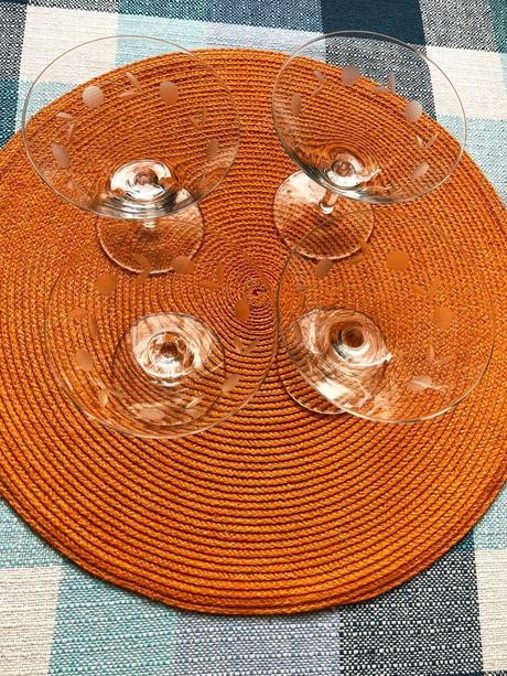 Starožitné gravírované poháre 4 ks, 