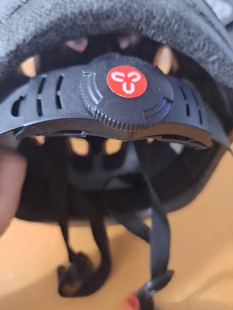 Cyklusticka prilba, na korčule, s