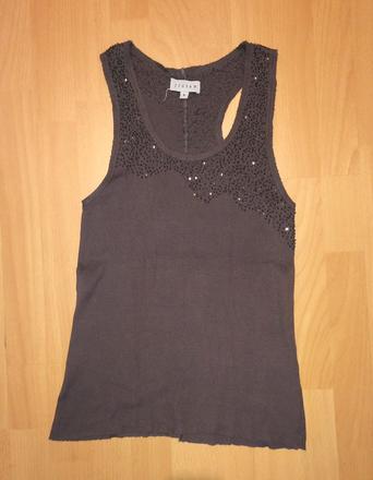 Top jigsaw s kamienkami, s