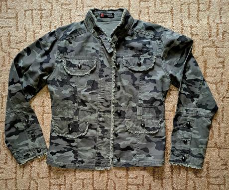 Maskáčová bunda, 38