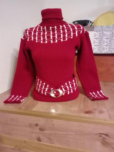 Krásny teplý roláčik s prackou, s