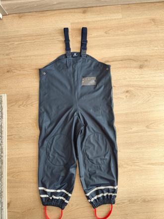 Nohavice do dažďa, 116