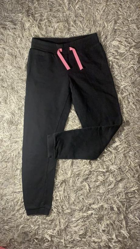 Dievčenské tepláky, c&a,146