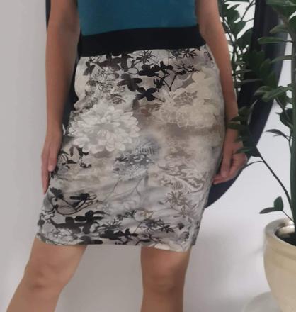 Elastická vzorovaná sukňa, m