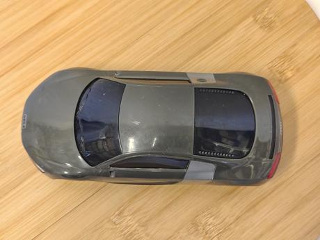 Retro auto audi r8 v10 1/24, dickie toys 2009/2010,