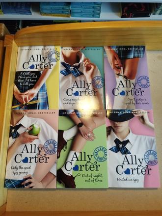 Ally carter - gallagher girls v anglictine, 