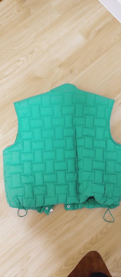 Moderna vesta, new yorker,m