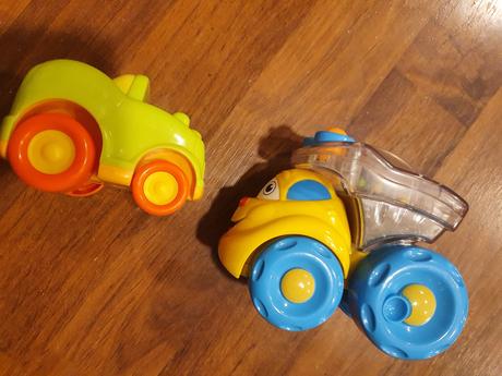 Prvé autíčka - fisher price - cena spolu,