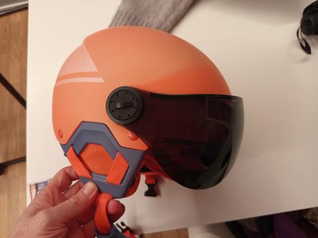 Lyžiarska prilba 53-56cm, 