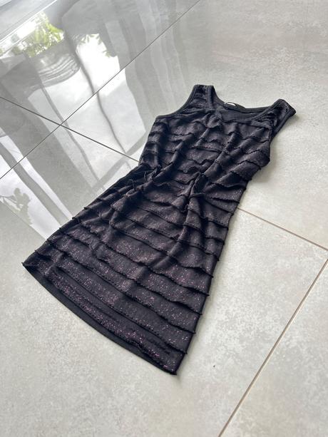 Dressed to party, 104