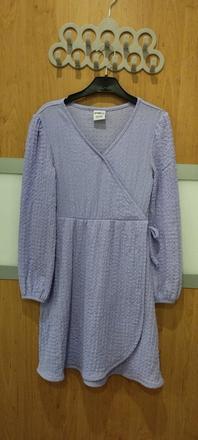 Krásne šaty levanduľovej farby, takko,134