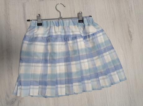 Plysovana sukňa ako nová, 134