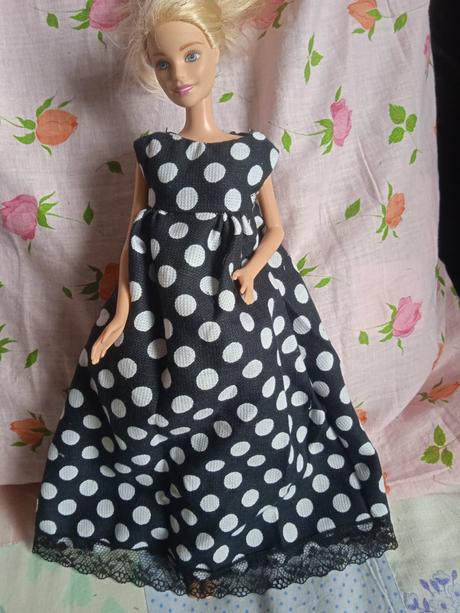 Barbie šaty,