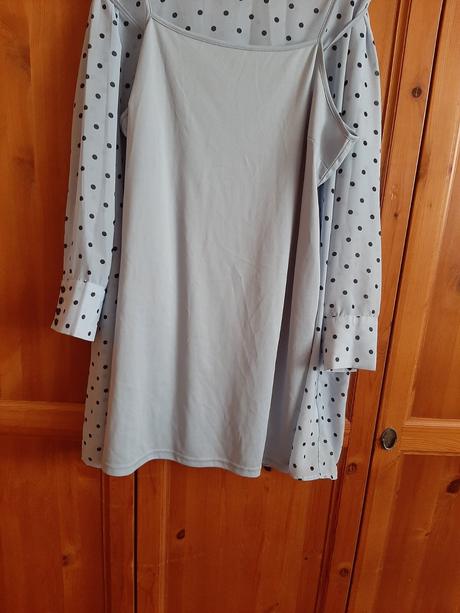 Bledomodré šaty s čiernymi bodkami, voľný strih, avon,xl