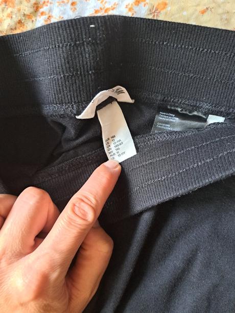Tenké tepláky, h&m,140