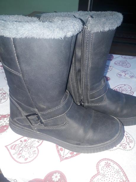 Tmavomodre teple bezchybne cizmy,cena aj s postou, deichmann,32