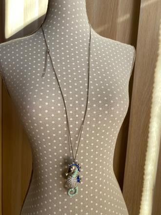 Náhrdelnîk morský koník, bijou brigitte